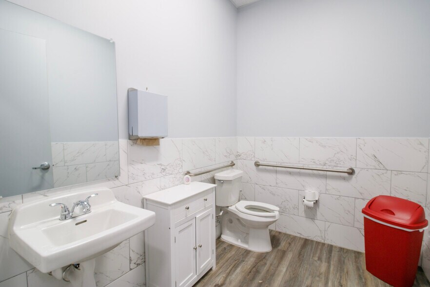 More Photos Of 350-400 Promenade Way, Sugar Land Unknown For Lease