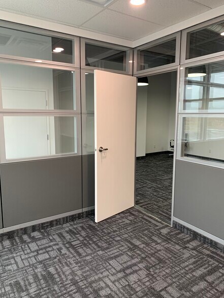 More Photos Of 3465 Rebecca St, Oakville Office For Sale