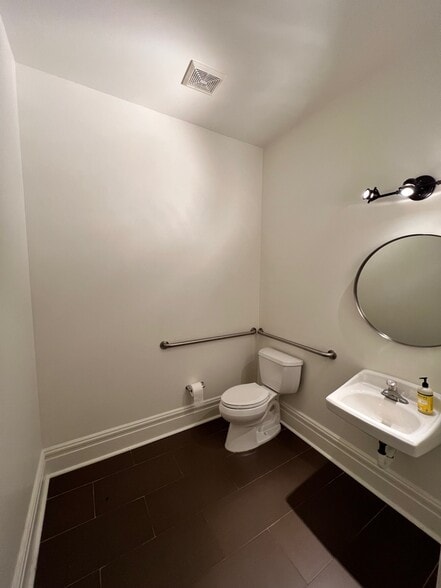 More Photos Of 1624-1626 Tower Grove Ave, Saint Louis Storefront Retail Office For Lease