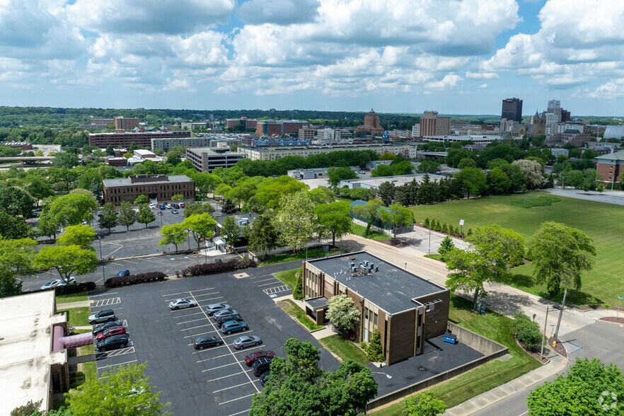 More Photos Of 433 Grant St, Akron Apartments For Sale