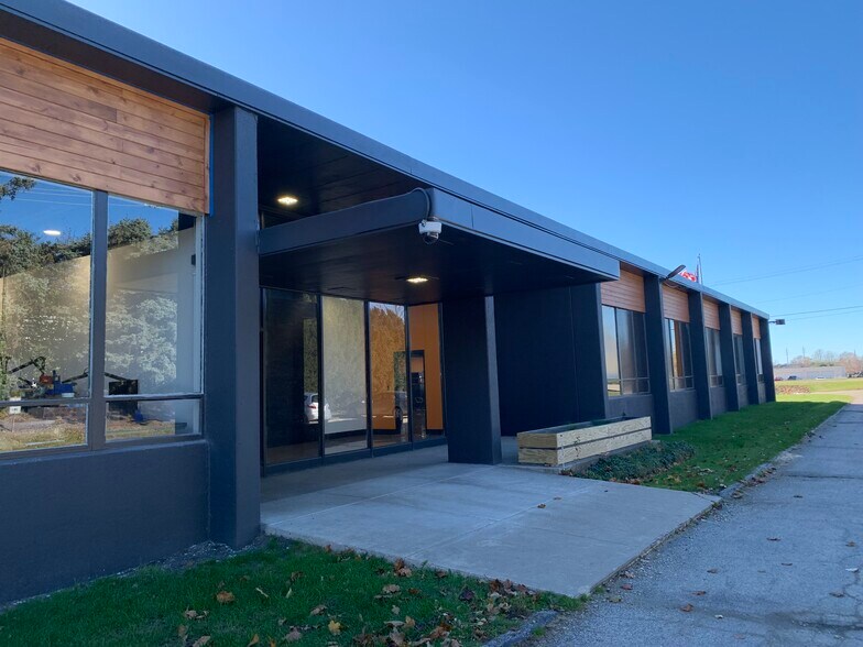 More Photos Of 2000 Gary Ln, Geneva Warehouse For Lease