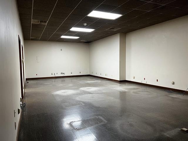 More Photos Of 805 Park Ave, Beaver Dam Industrial For Lease