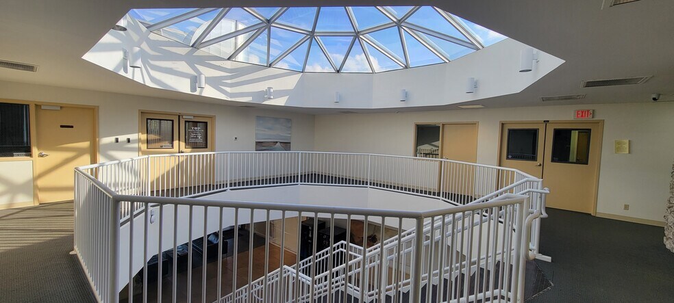 More Photos Of 1620 Medical Ln, Fort Myers Medical For Lease