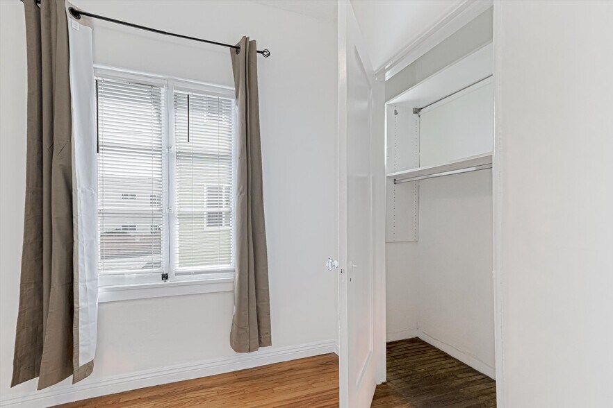 More Photos Of 153-157 W Channel Rd, Santa Monica Apartments For Sale