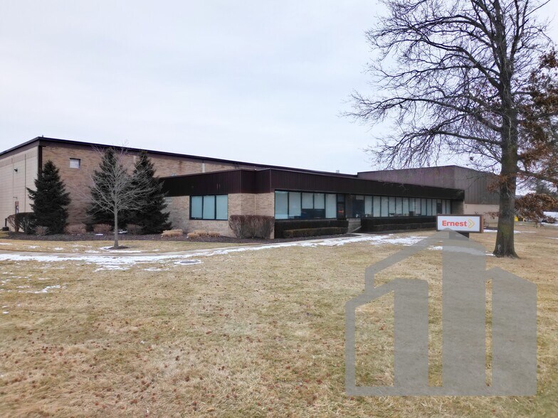 More Photos Of 23800 Research Dr, Farmington Hills Manufacturing For Sale