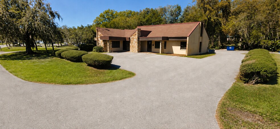 More Photos Of 400 Webster St, Leesburg Office For Lease