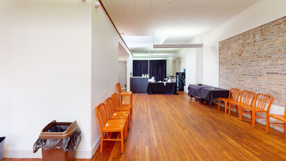 More Photos Of 117 12th St, Columbus Restaurant For Lease