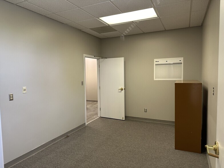 More Photos Of 8510-8528 Broadway, Merrillville Medical For Sale