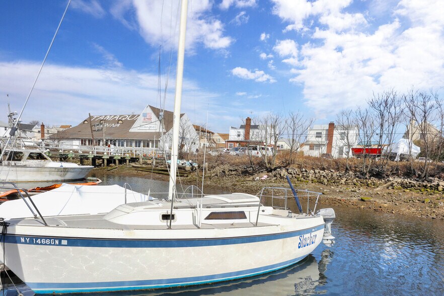 More Photos Of 82-84 Ebony Ct, Brooklyn Marina For Sale