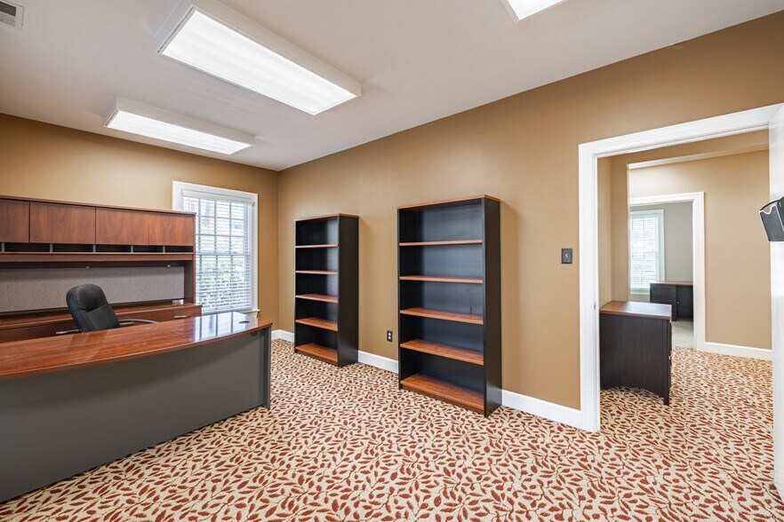 More Photos Of 223-225 N Washington St, Alexandria Office For Lease