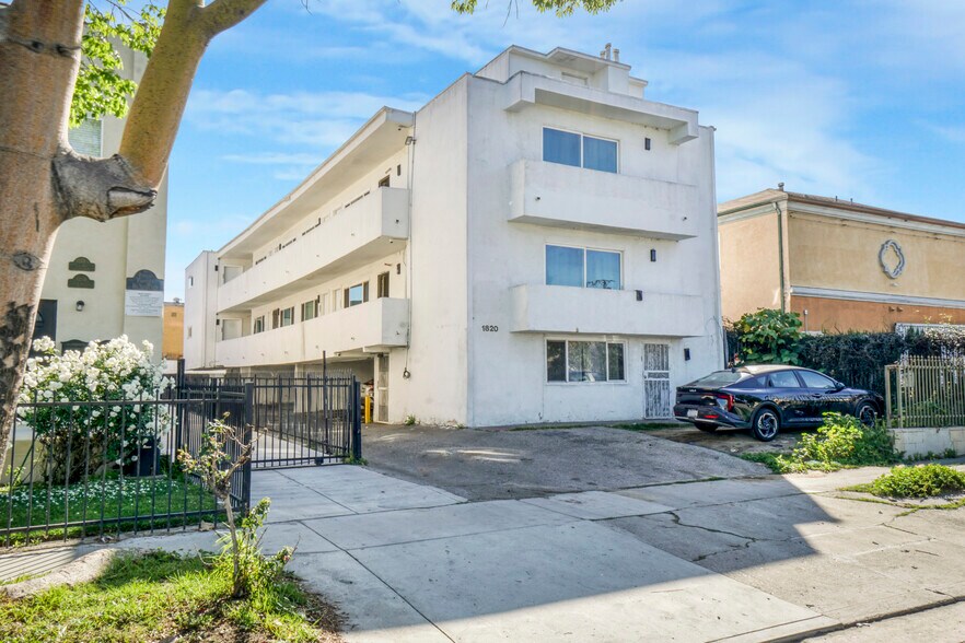 More Photos Of 1820 S La Brea Ave, Los Angeles Apartments For Sale