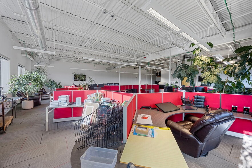 More Photos Of 6333 Dry Creek Pky, Niwot Manufacturing For Lease