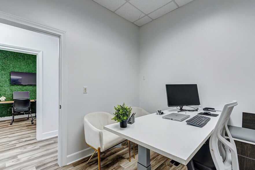 More Photos Of 7930 Broadway St, Pearland Medical For Lease