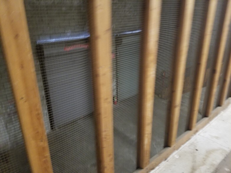 More Photos Of 5646-5704 Whittier Blvd, Commerce Storefront For Lease