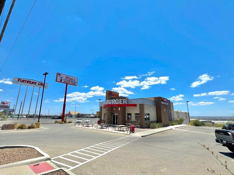 More Photos Of 7122 Gateway Blvd E, El Paso Restaurant For Lease