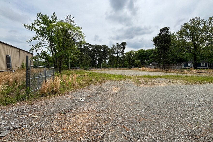 More Photos Of 7609 Colonel Glenn Rd, Little Rock Service For Sale