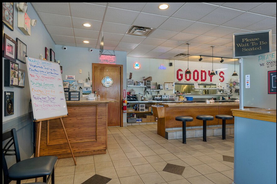 More Photos Of 16333 Snow Rd, Brook Park Restaurant For Sale