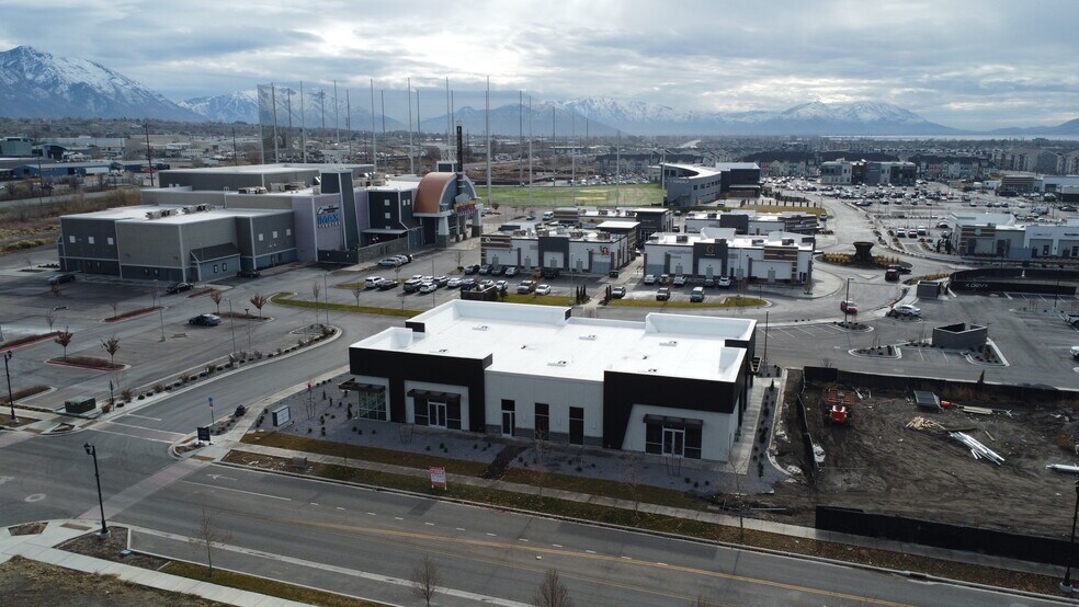 Primary Photo Of 634 N Mill Road, Vineyard Storefront Retail Office For Lease