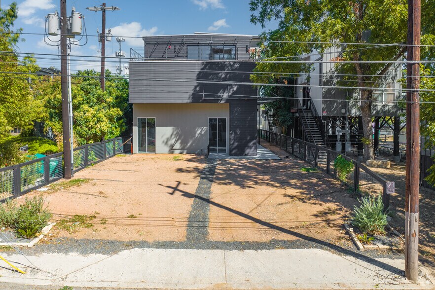 More Photos Of 415 E Cevallos St, San Antonio Restaurant For Lease