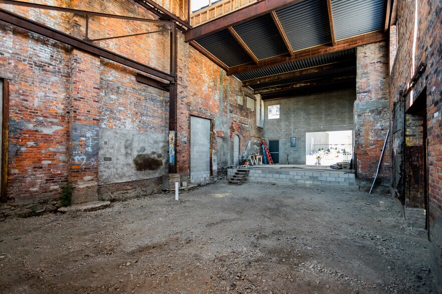More Photos Of 277 Dubois St, Detroit General Retail For Lease