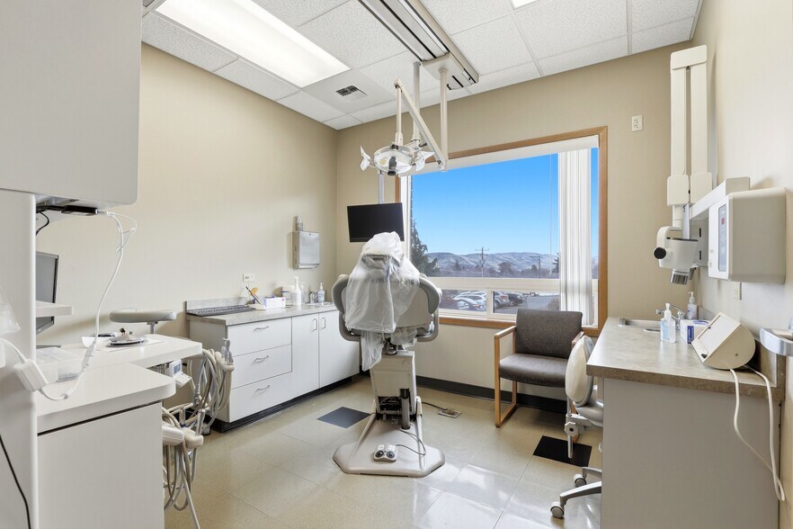 More Photos Of 3804 Kern Way, Yakima Office For Lease