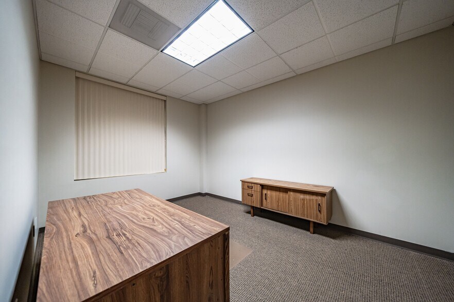 More Photos Of 9935-9959 Muirlands Blvd, Irvine Showroom For Sale