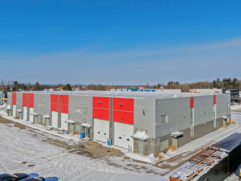 More Photos Of 14410 Rue Rolland-Desjardins, Mirabel Warehouse For Sale