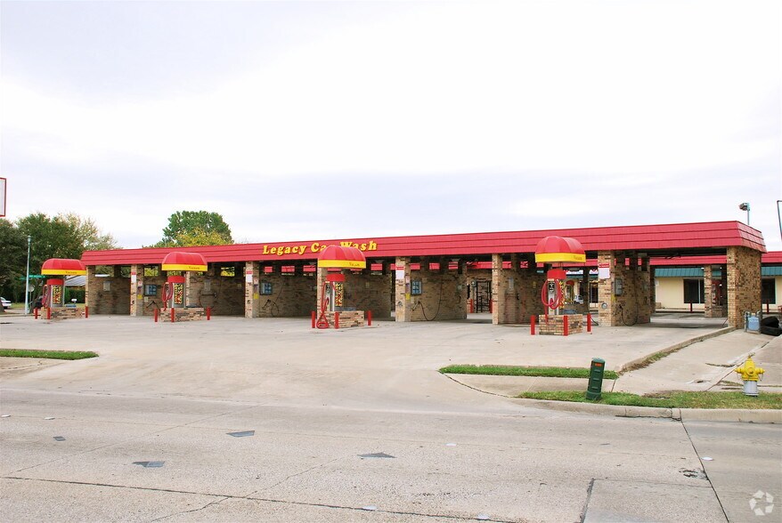 Primary Photo Of 2004 W Buckingham Rd, Garland Carwash For Sale