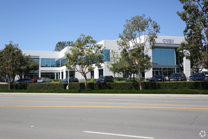 More Photos Of 220 Technology Dr, Irvine Light Distribution For Lease