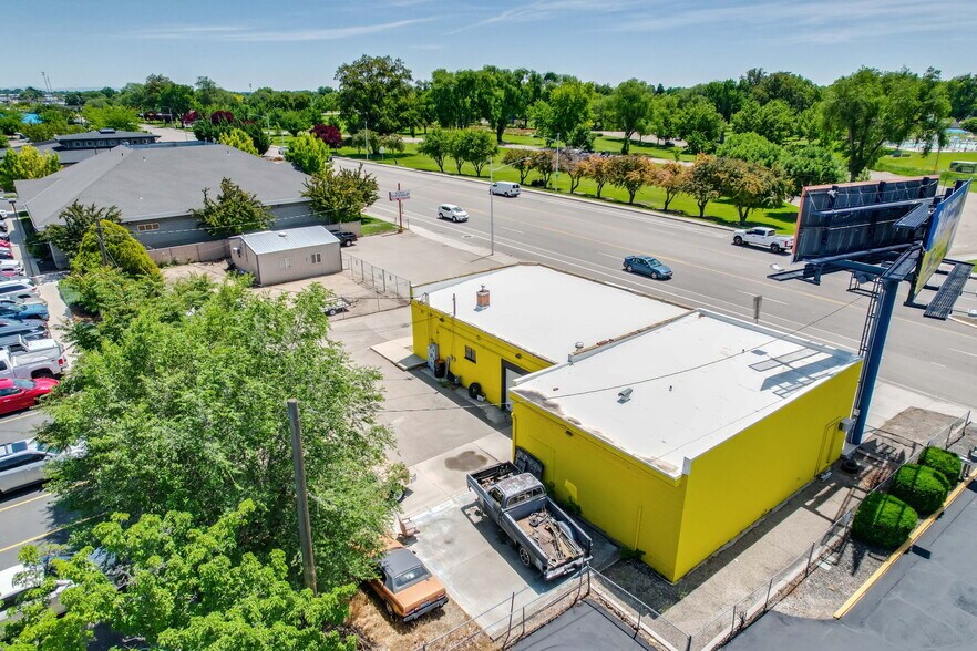 More Photos Of 1116 Garrity Blvd, Nampa Auto Repair For Sale