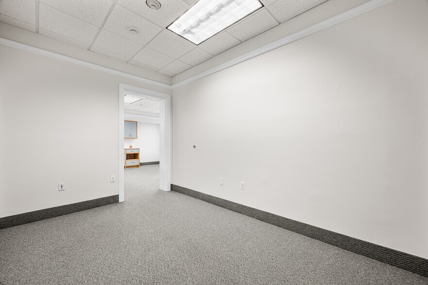 More Photos Of 107 Wilcox Rd, Stonington Loft Creative Space For Lease