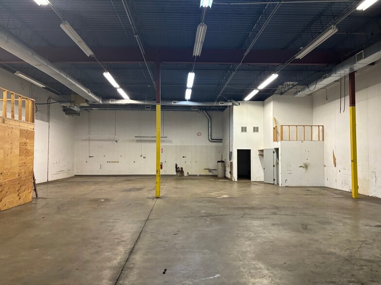 More Photos Of 33 Plan Way, Warwick Warehouse For Lease