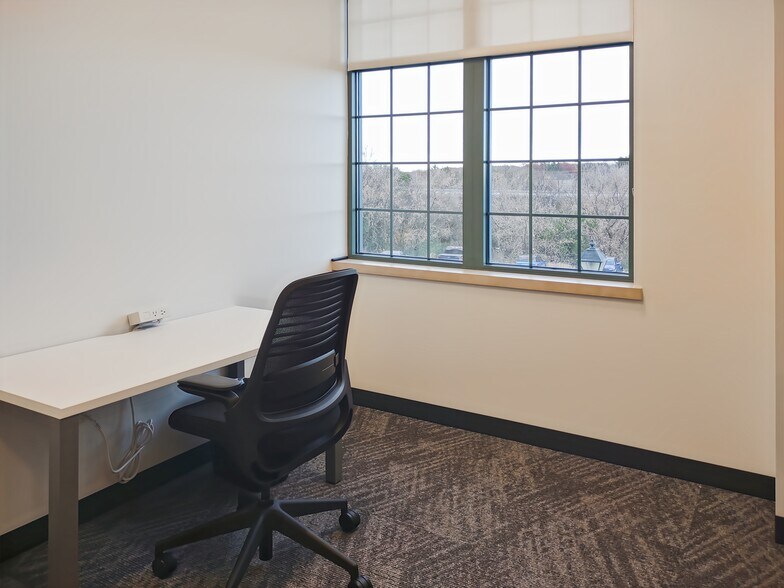 More Photos Of 2301 Sun Valley Dr, Delafield Coworking Space