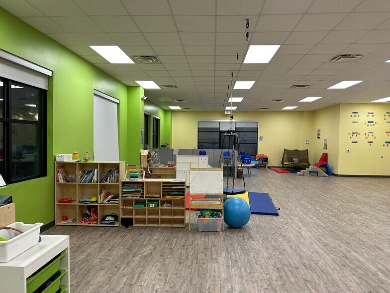 More Photos Of 850-852 Perry Rd, Apex Medical For Lease