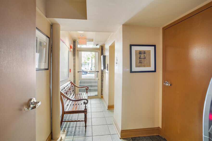 More Photos Of 1604 K St NW, Washington Office For Sale