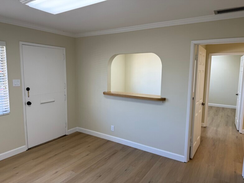 More Photos Of 1077 Cass St, Monterey Medical For Lease