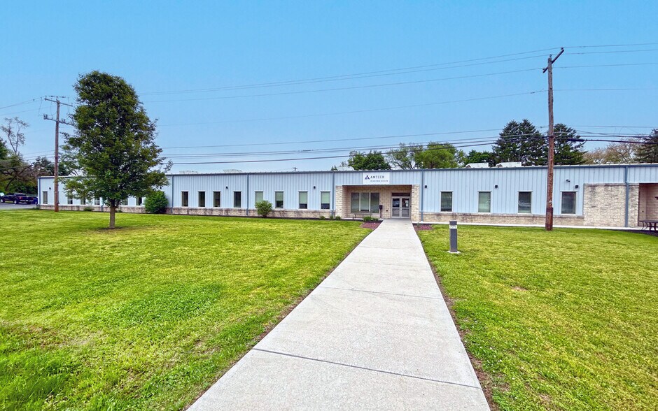 More Photos Of 453 Lincoln St, Carlisle Flex For Lease