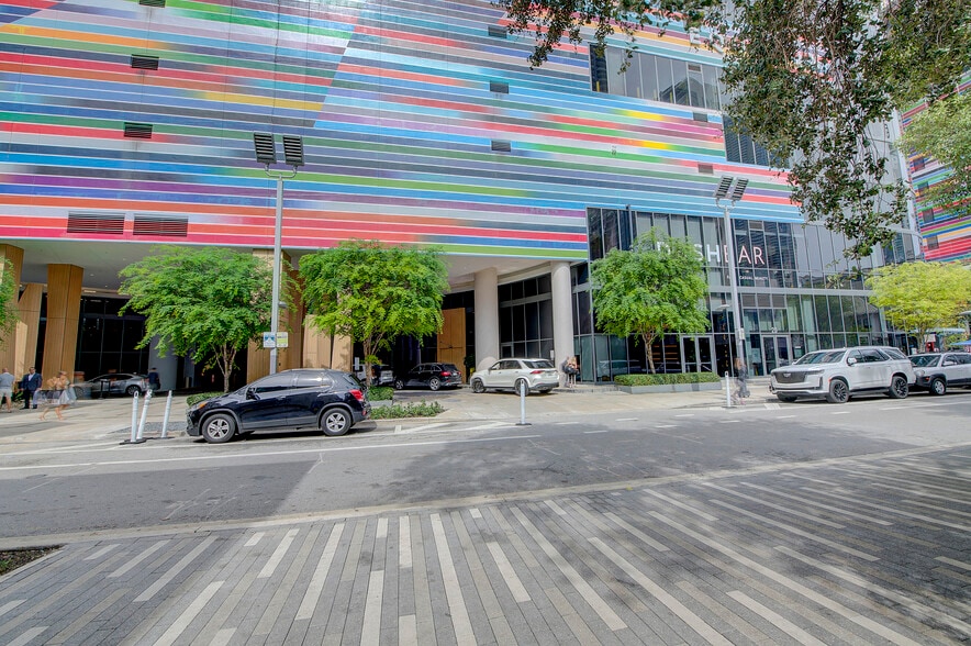 More Photos Of 25 SW 9th St, Miami Office Residential For Lease