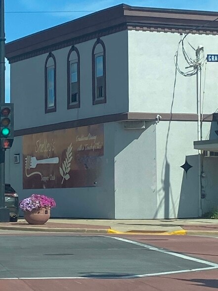 More Photos Of 532 Grand Ave, Little Chute Restaurant For Lease