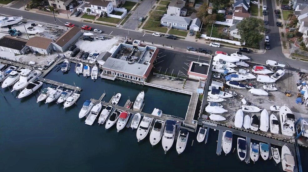 More Photos Of 95 Hudson Ave, Freeport Restaurant For Sale