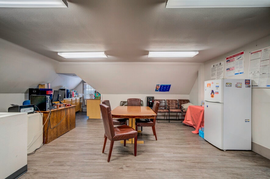 More Photos Of 1625 E Platte Ave, Colorado Springs Office For Sale