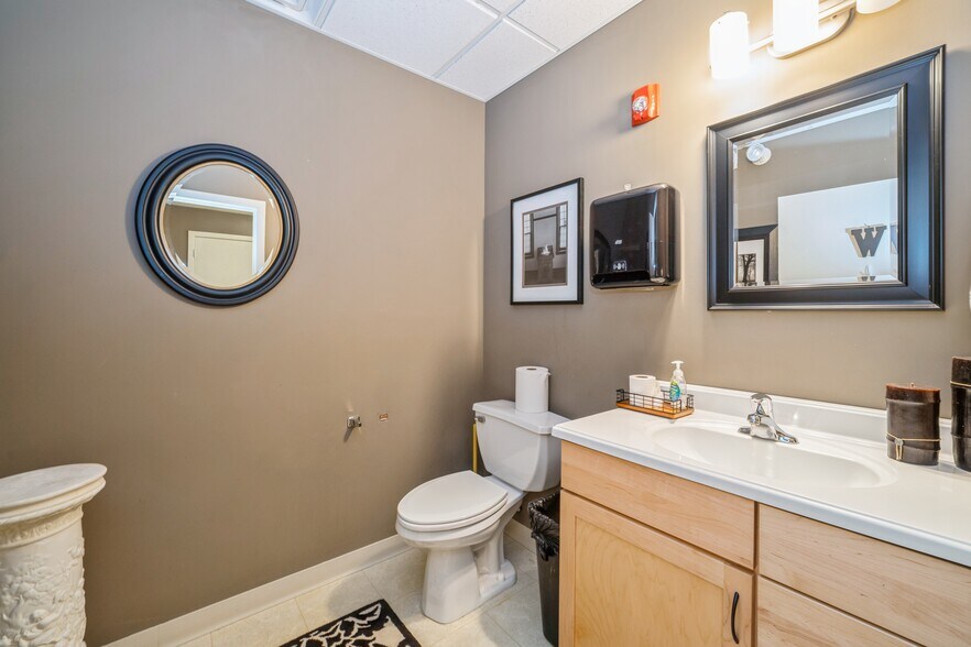 More Photos Of 54 Friends Ln, Newtown Office For Sale