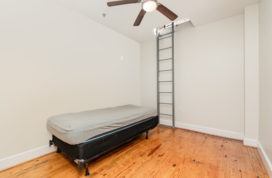 More Photos Of 101 W Main St, Union Dormitory For Sale