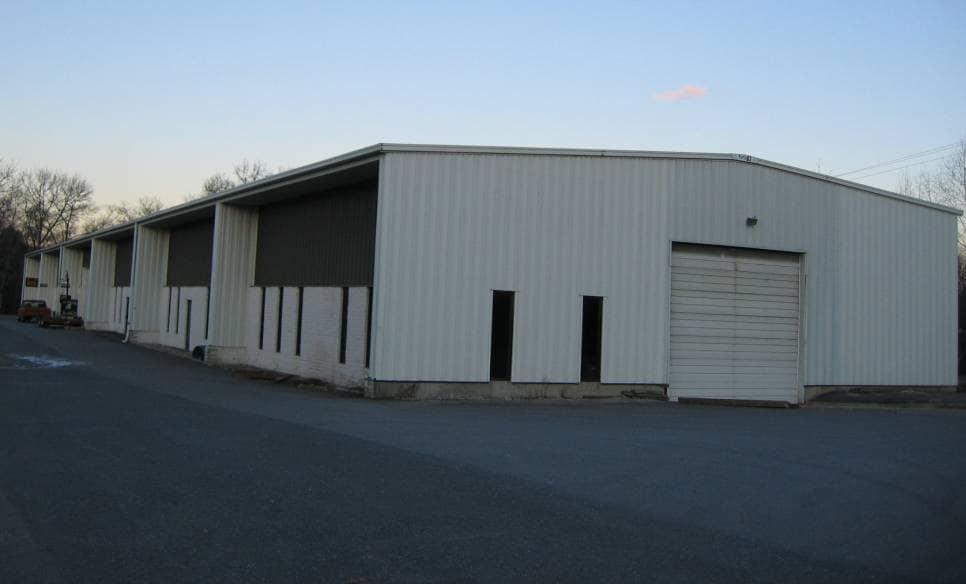 More Photos Of 237 River Rd, Uxbridge Warehouse For Lease