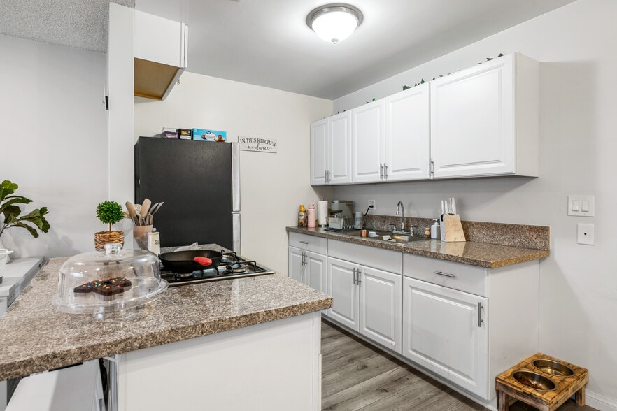 More Photos Of 618-620 W Route 66, Glendora Apartments For Sale