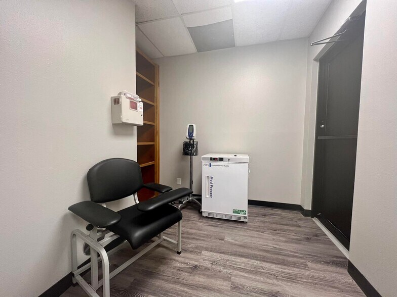 More Photos Of 12411 Hymeadow Dr, Austin Medical For Lease