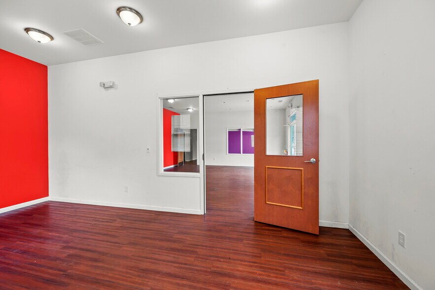 More Photos Of 8017 N Point Blvd, Winston-Salem Industrial For Lease