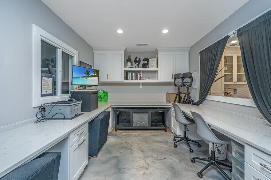 More Photos Of 622 Old Trolley Rd, Summerville Storefront For Sale