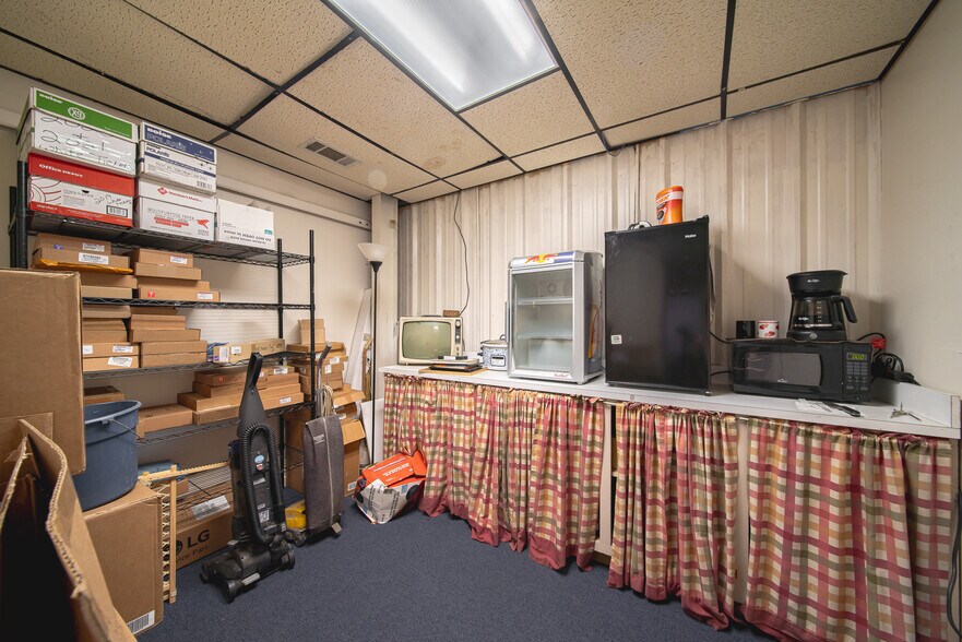 More Photos Of 5251 Buena Vista Rd, Columbus Light Distribution For Sale