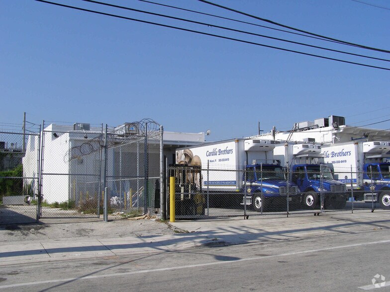 More Photos Of 1370-1380 NW 22nd St, Miami Warehouse For Lease